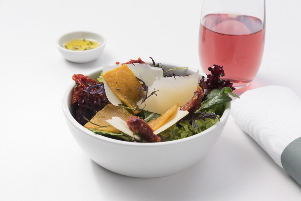 LATAM Airlines presenta il nuovo menù di bordo e la nuova carta dei vini