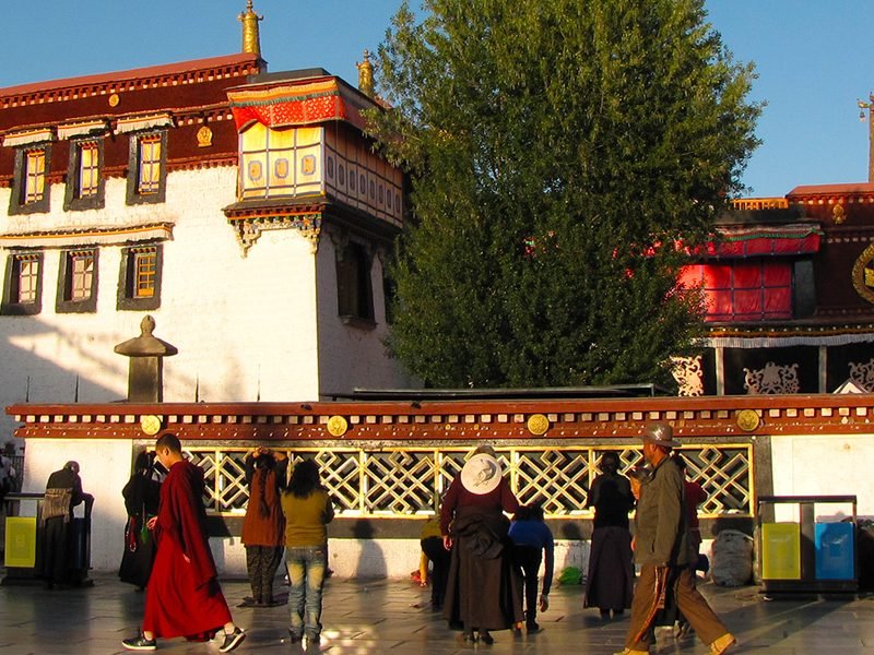 tempio di jokhang, lhasa, tibet