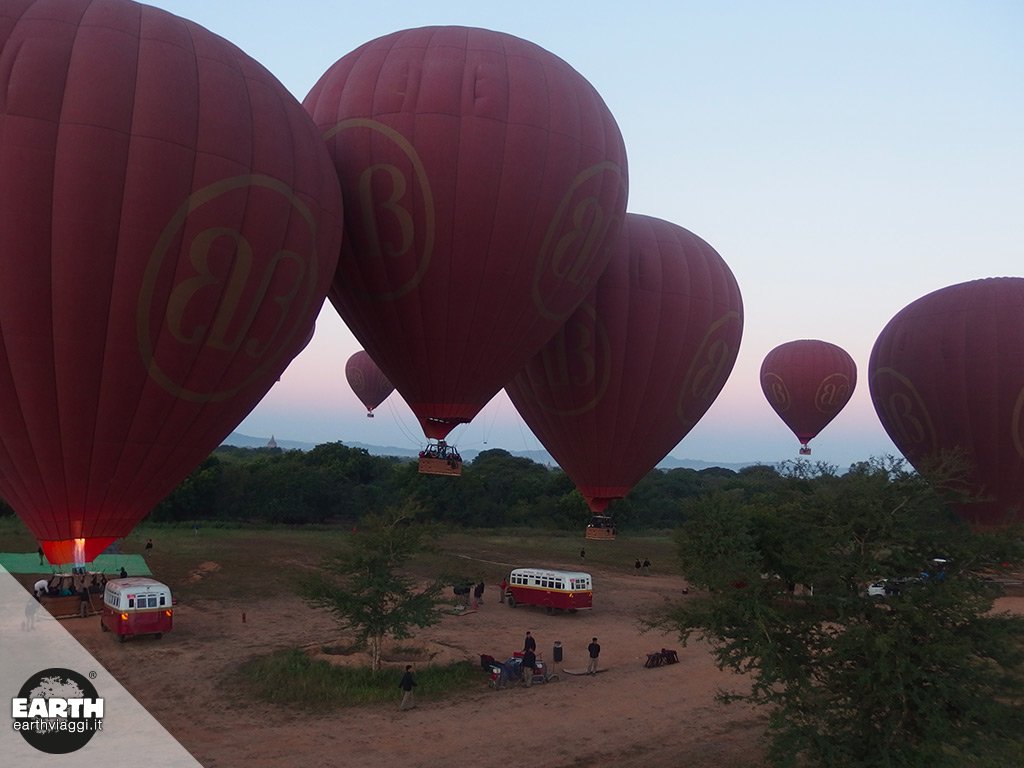 Farsi trasportare dal vento nel cielo di Bagan