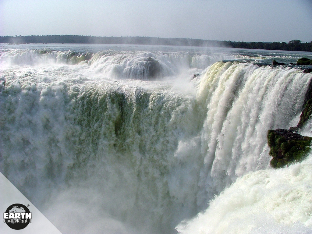 Ammirare le cascate di Iguazù in elicottero